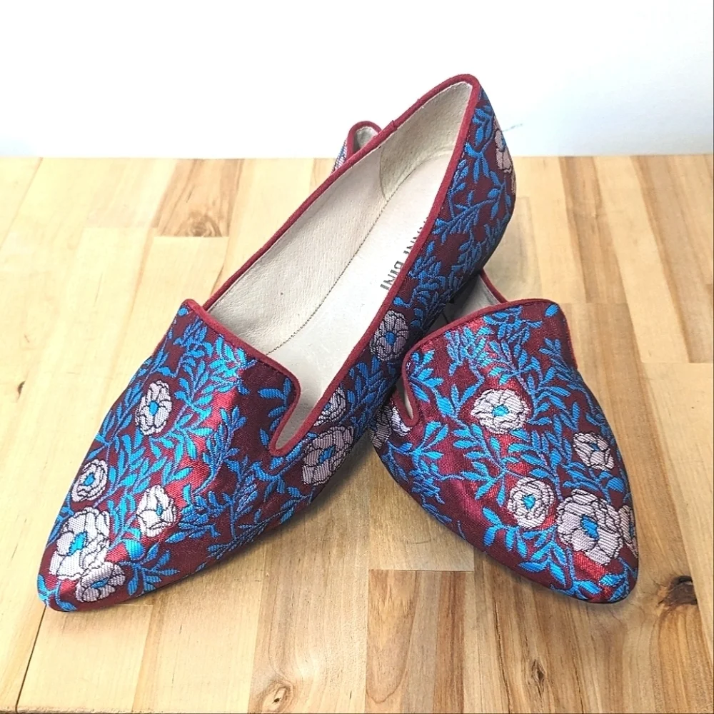 Gianni Bini Burgundy & Blue Damask Loafers Floral Flats Embroidery 7 Pointed Toe